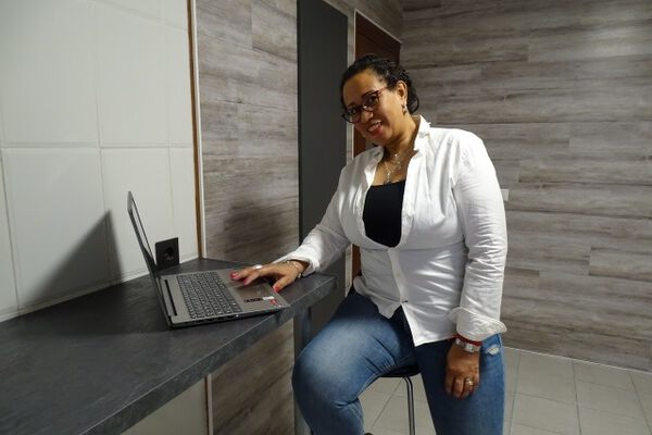 Voces migrantes: Transformando desafíos en oportunidades